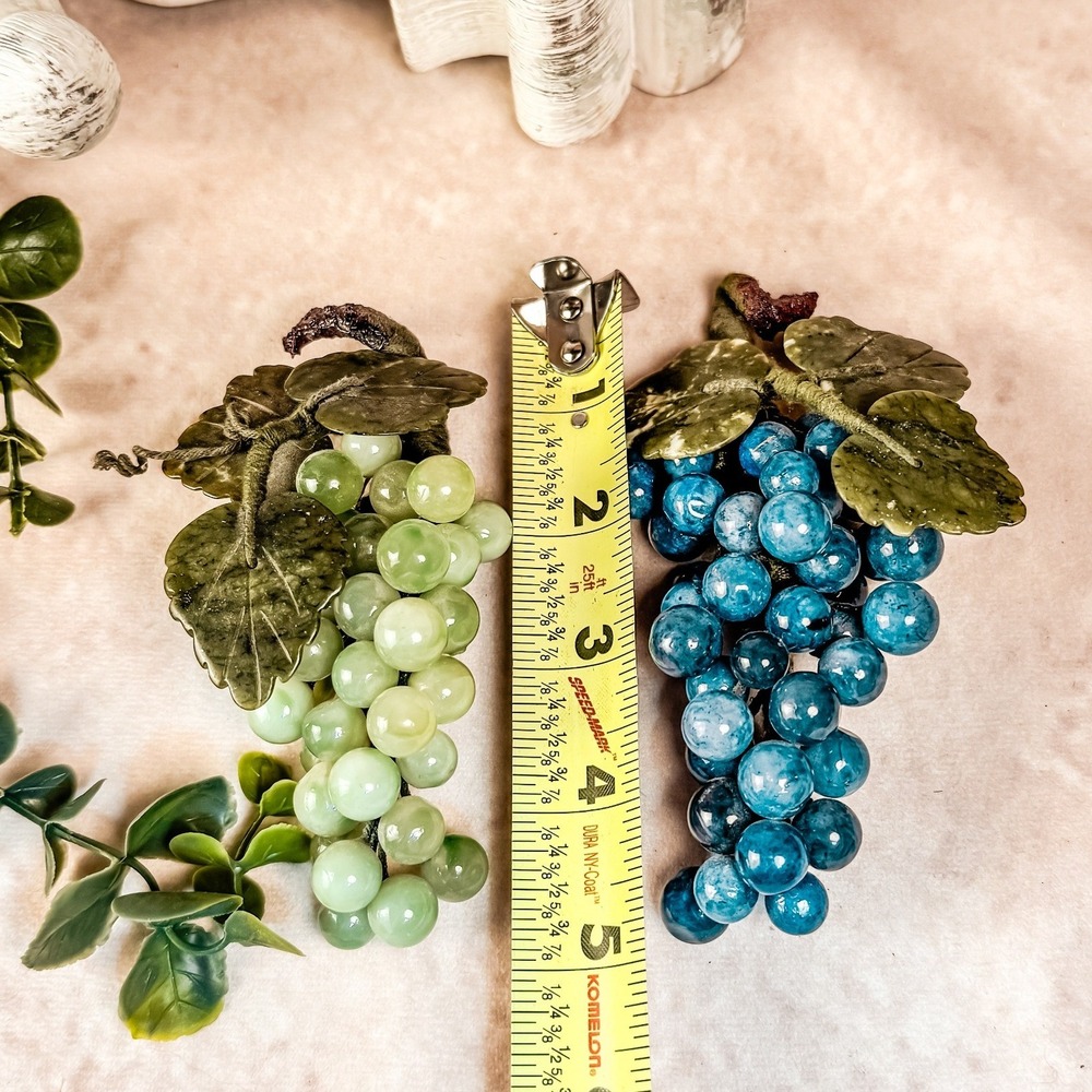 Hand Carved Jade Grape Cluster Set - Picture 5 of 6